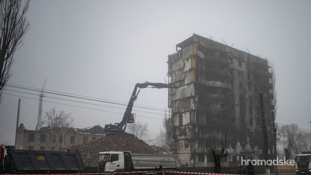Пошкоджені внаслідок російської агресії багатоповерхівки у Бородянці