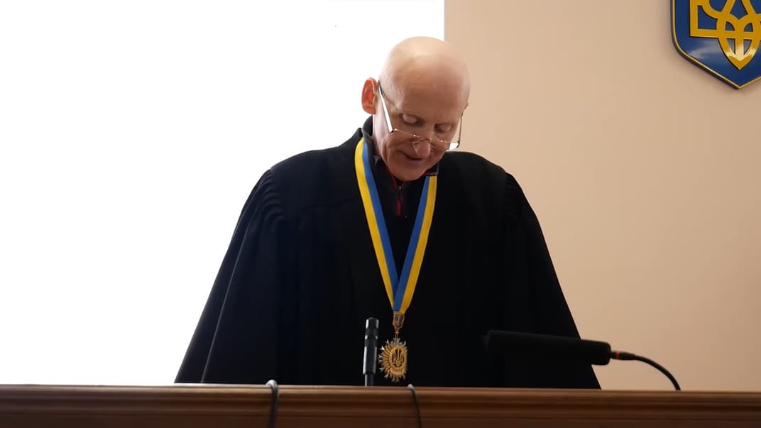 Судья Виктор Попревич