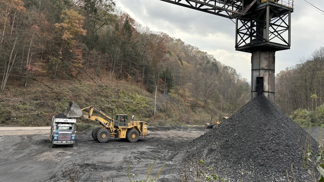 Завантаження металургійного вугілля на шахті у штаті Вірджинія