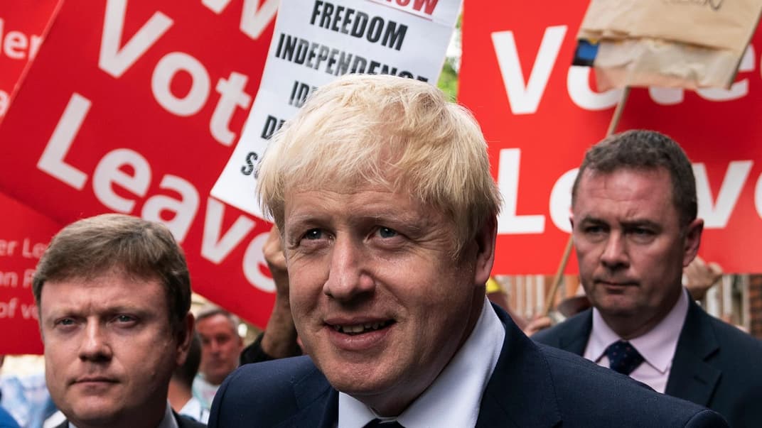 Член Консервативної партії, колишній міністр закордонних справ Великої Британії Борис Джонсон (в центрі), Лондон, 22 липня 2019 року