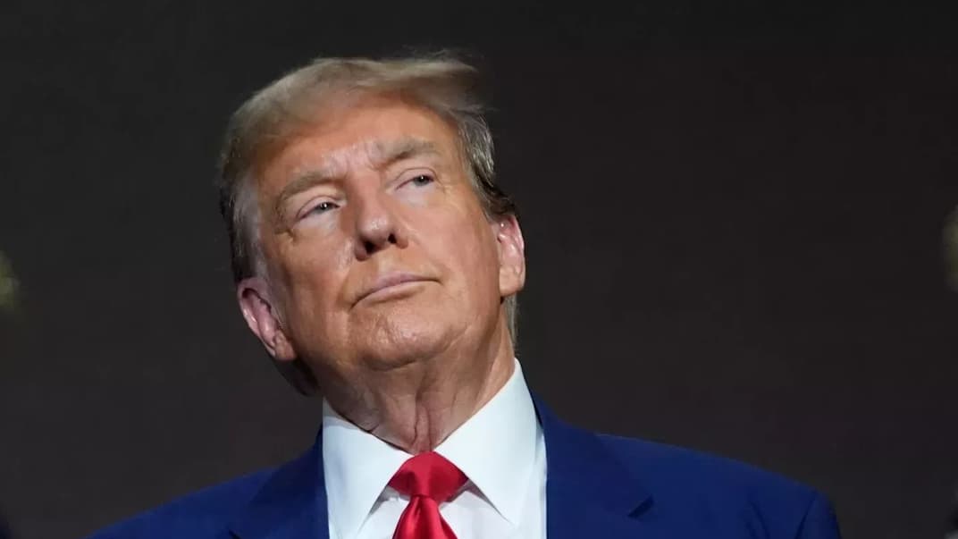 Дональд Трамп во время выступления на предвыборном мероприятии в штате Мичиган, 2 апреля 2024 года