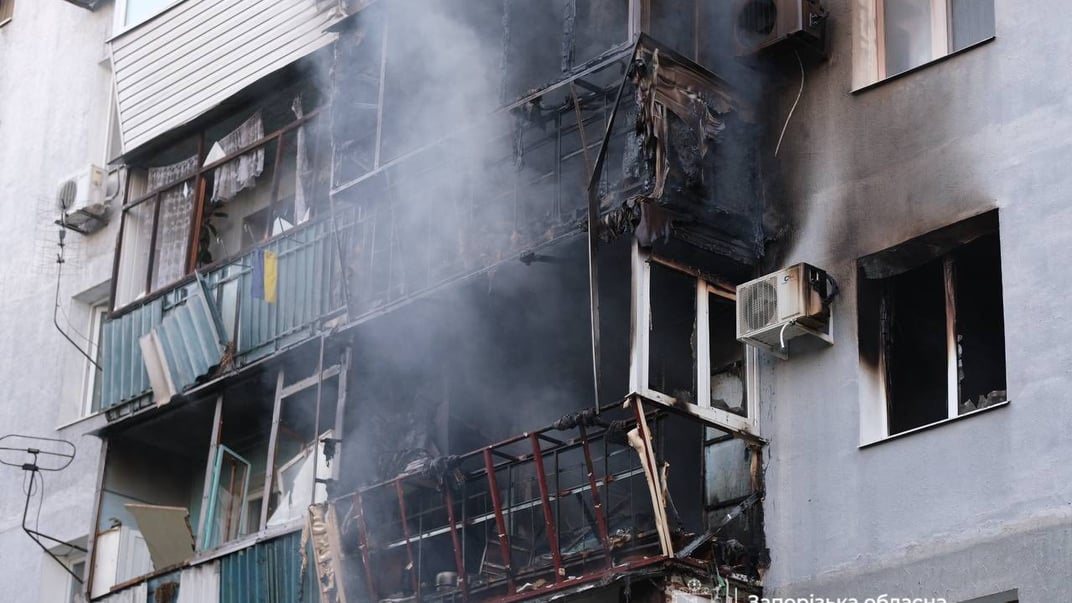 Дом в Запорожье, поврежденный в результате российского обстрела 28 сентября