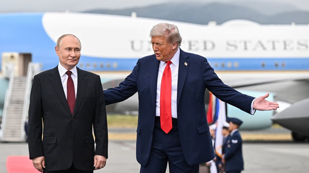 Ілюстративне фото. Президент США Дональд Трамп і глава рф володимир путін на військовій базі Елмендорф — Річардсон, 15 серпня 2025 року