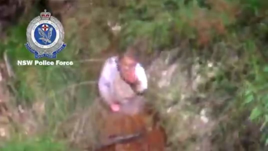 Камера відеоспостереження поліцейського гвинтокрила виявила загубленого трирічного Ентоні Ельфалака, штат Новий Південний Уельс, Австралія, 6 вересня 2021 року