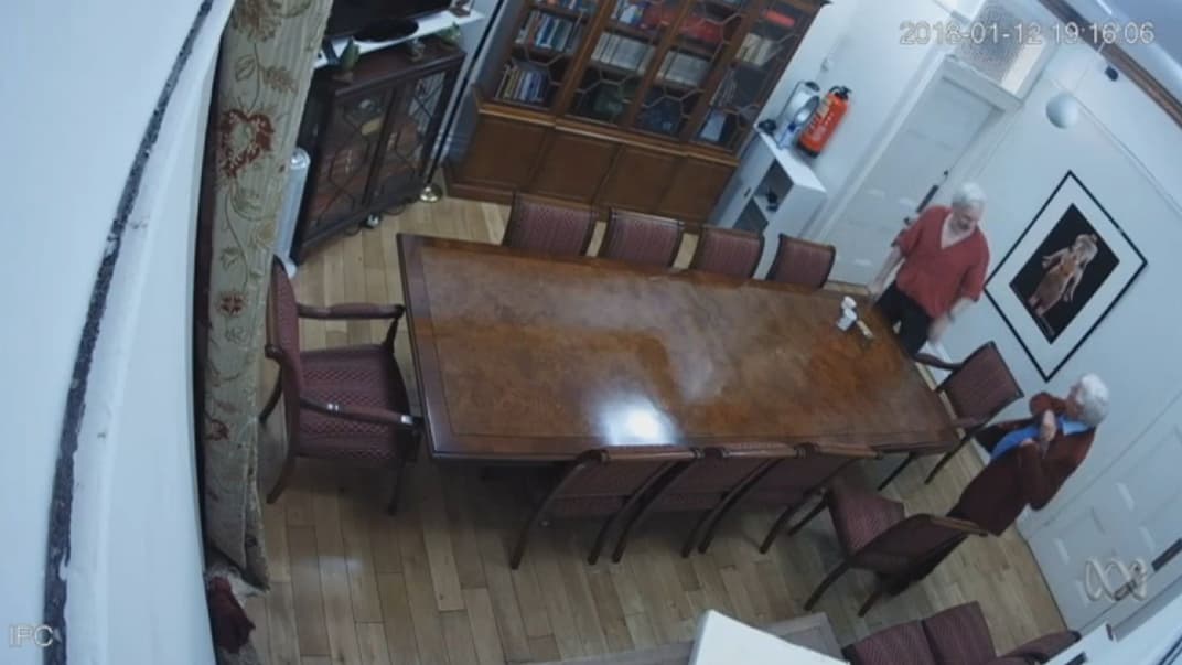 Основатель WikiLeaks Джулиан Ассанж встречается со своим адвокатом Джеффри Робертсоном в посольстве Эквадора в Великобритании, 12 января 2018 года