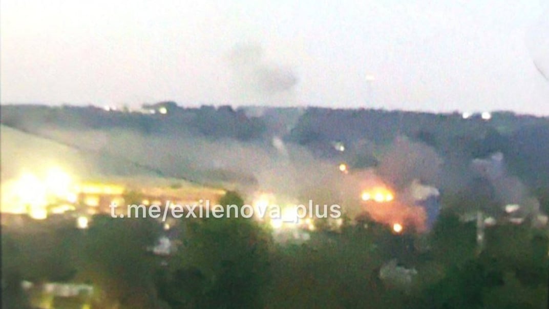 Пожар в городе Болхов Орловской области РФ после атаки дронов, 21 мая 2025 года