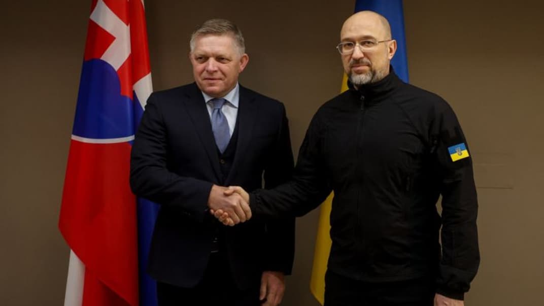 Прем’єр-міністри Словаччини та України Роберт Фіцо й Денис Шмигаль