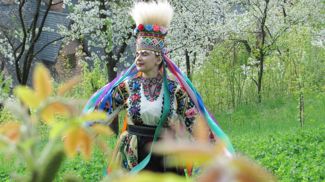 Реконструкція весільного вінка села Товтри Заставнівського районуЧернівецької області