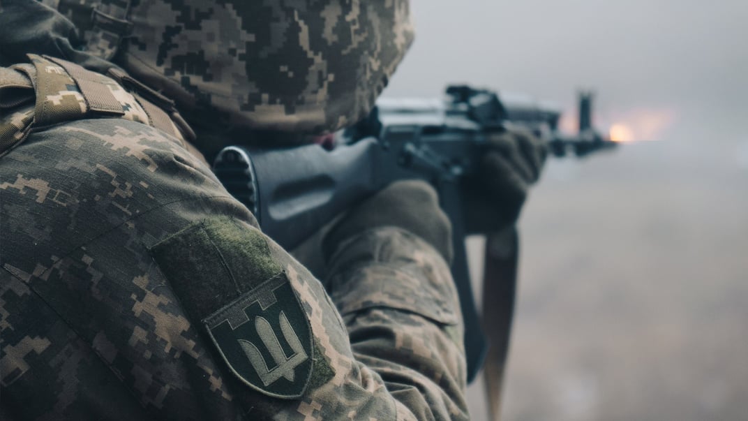 Ілюстративне фото. Український військовий відточує майстерність у стрільбі