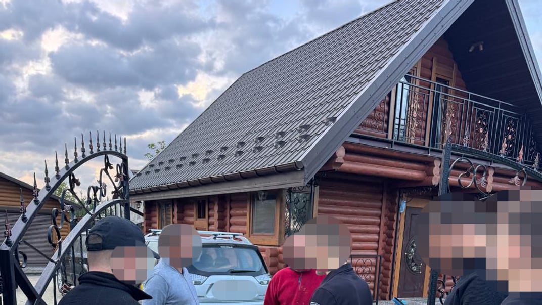 Будинок, який будували підлеглі для командувача