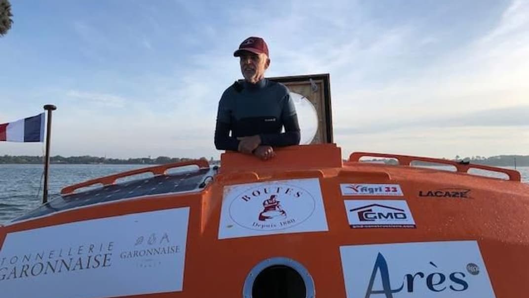 Жан-Жак Савен та його бочка, на якій він переплив Атлантичний океан