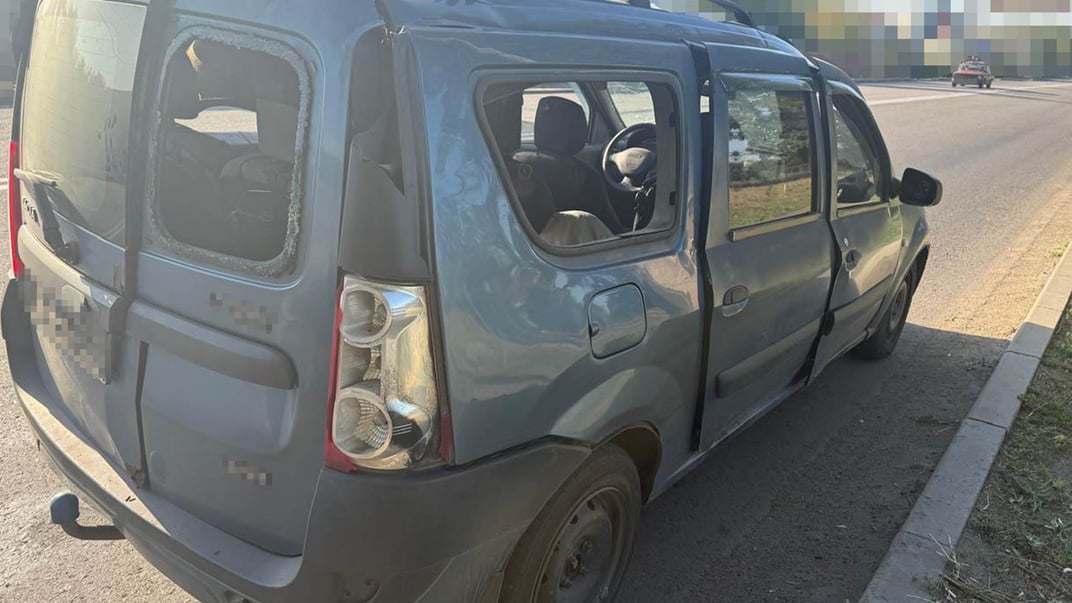 Микроавтобус, который атаковали россияне