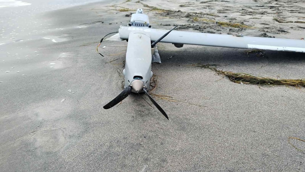 Дрон, який знайшли на пляжі в Болгарії Дрон, який знайшли на пляжі в Болгарії