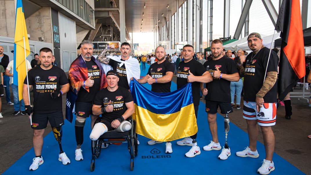 Команда українських ветеранів, яка встановила світовий рекорд зі стронгмену