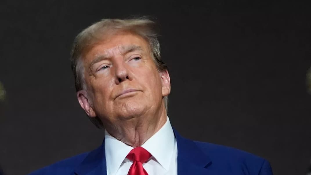 Дональд Трамп во время выступления на предвыборном мероприятии в штате Мичиган, 2 апреля 2024 года