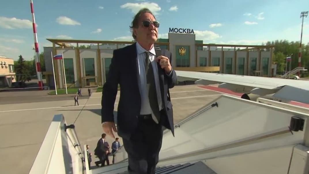 Американський кінорежисер, сценарист Олівер Стоун у кадрі з пропагандистського документального фільму «Інтерв'ю з Путіним»