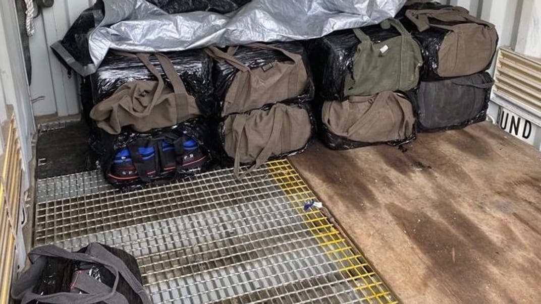 Сумки з кокаїном, знайдені після невдалої спроби переправити їх до Австралії