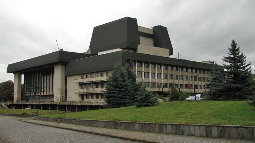 Закарпатський академічний обласний український музично-драматичний театр імені братів Юрія-Августина та Євгена Шерегіїв