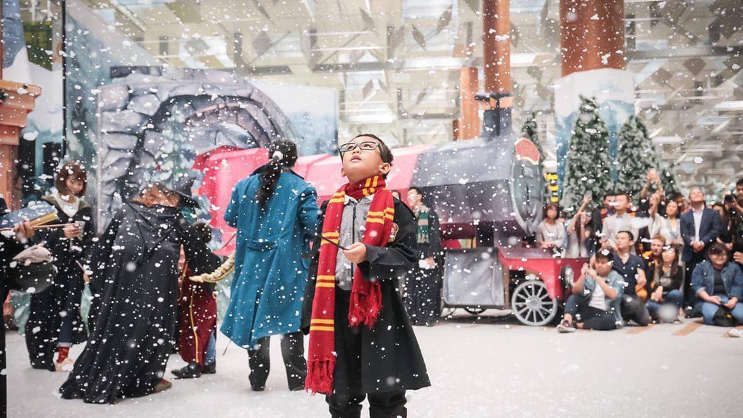 Аеропорт у Сінгапурі прикрасили декораціями з «Гаррі Поттера»