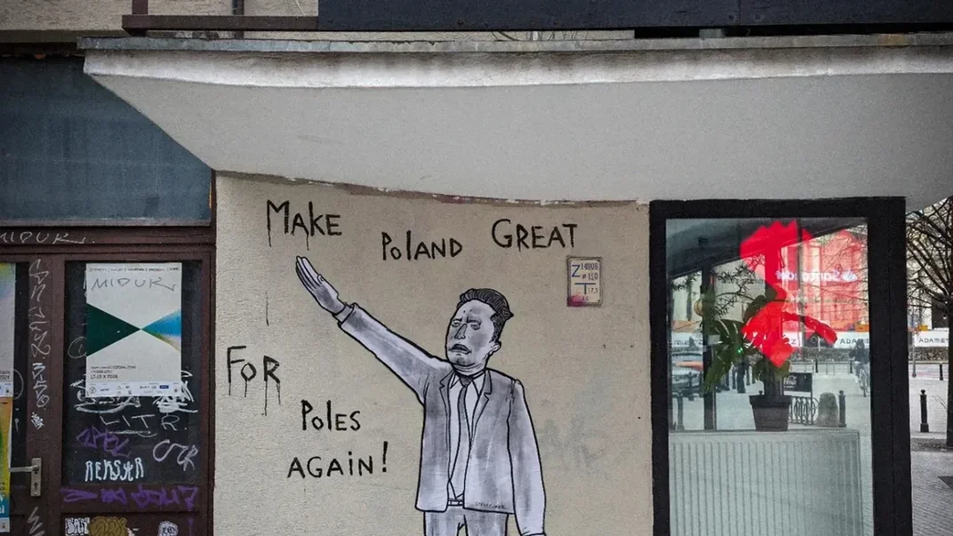 Малюнок з Ілоном Маском на будівлі у Варшаві