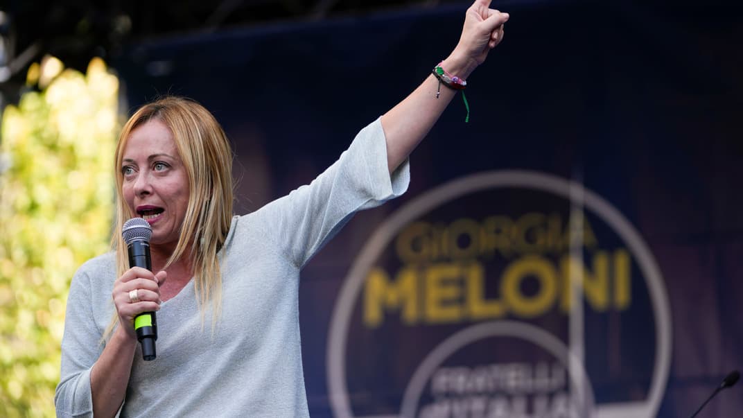 Лидер правой партии «Братья Италии» Джорджия Мэлони выступает на митинге в Анконе, Италия, 23 августа 2022 года