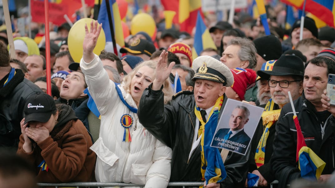 Румуни на акції протесту на підтримку проросійського кандидата у президенти Келіна Джорджеску