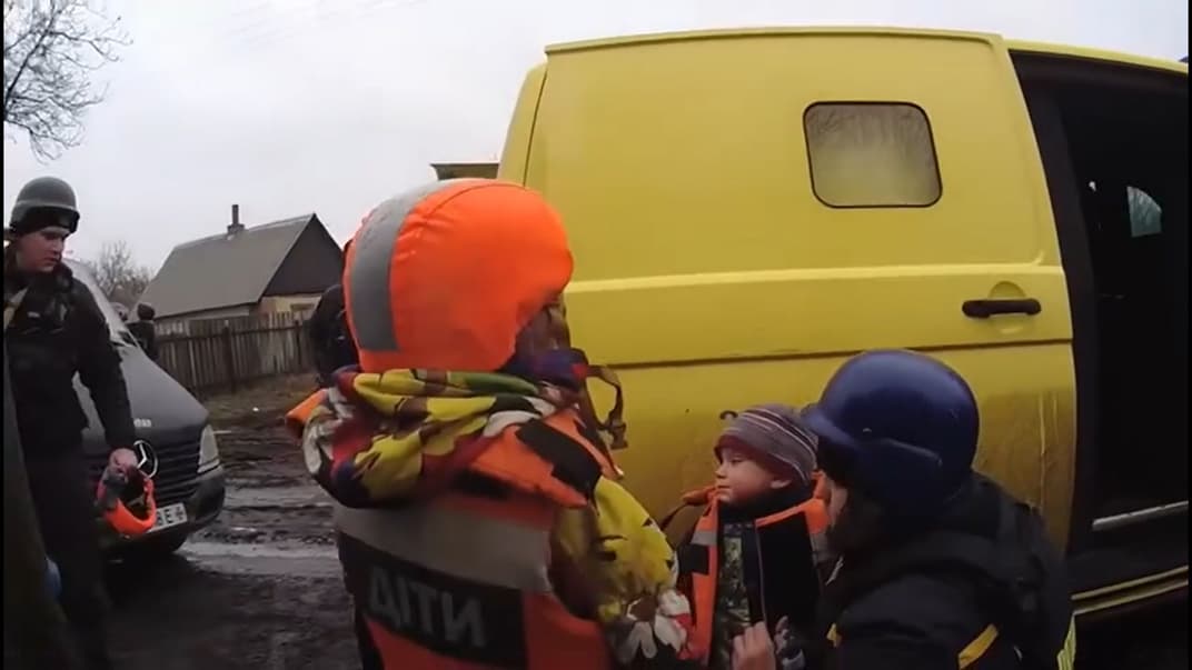 Эвакуация детей из Донецкой области