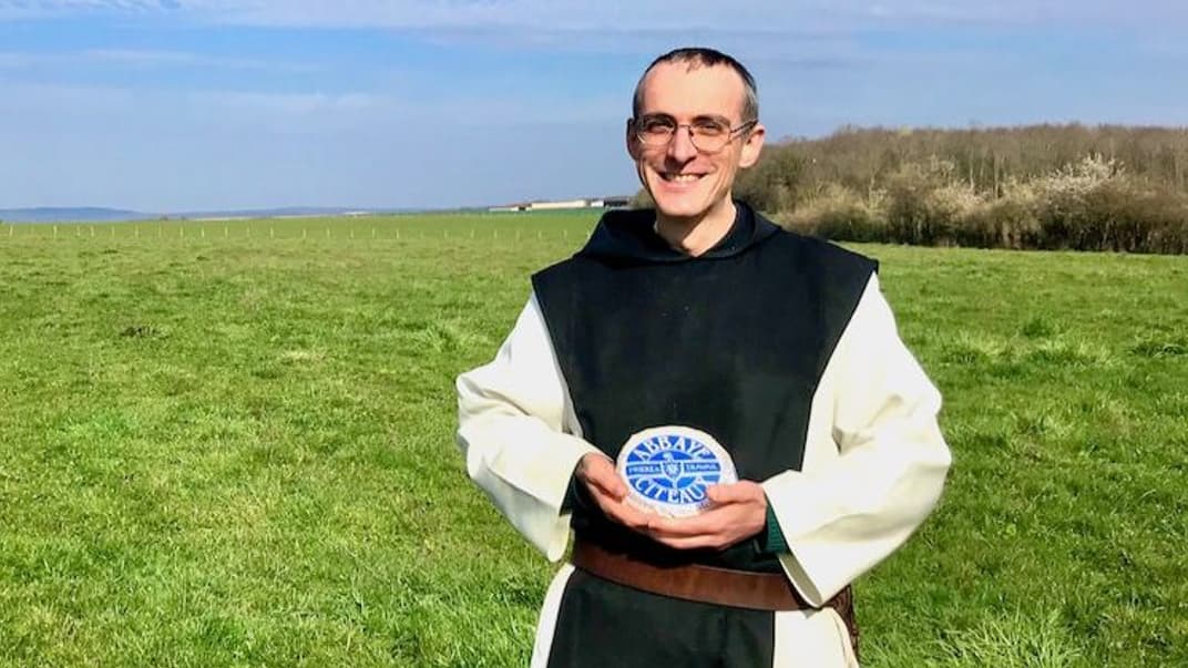 Брат Жан-Клод, керівник маркетингового відділу (так-так!) абатства Сіто, де продають елітний сир