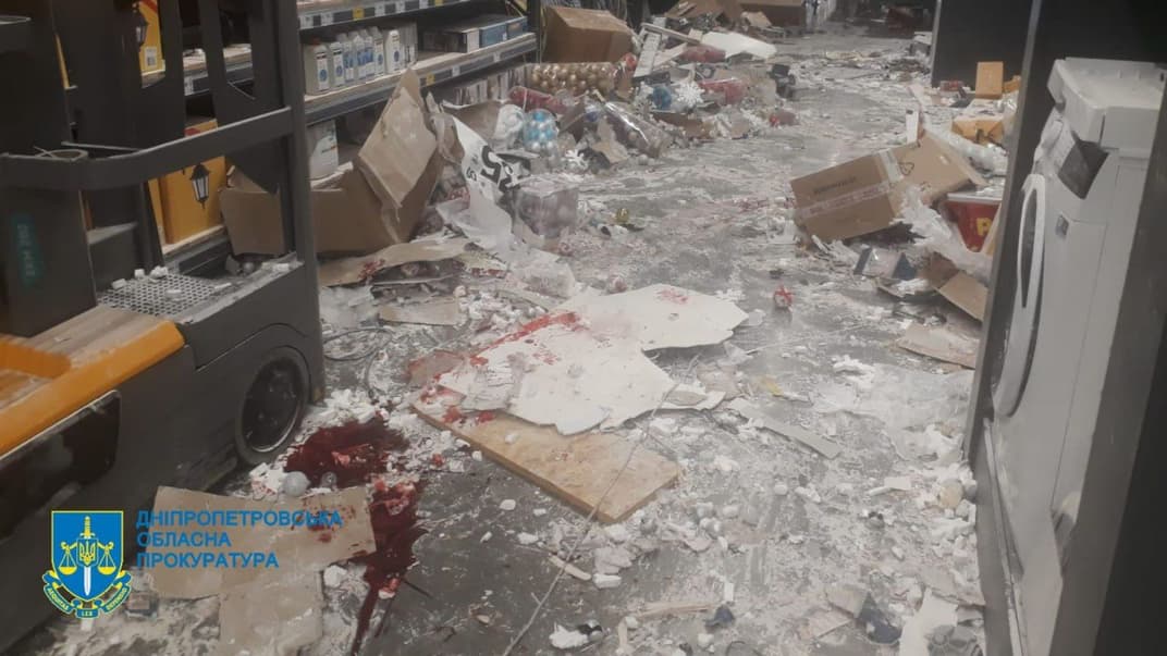 Последствия российских обстрелов по Никополю, 11 сентября 2023 года