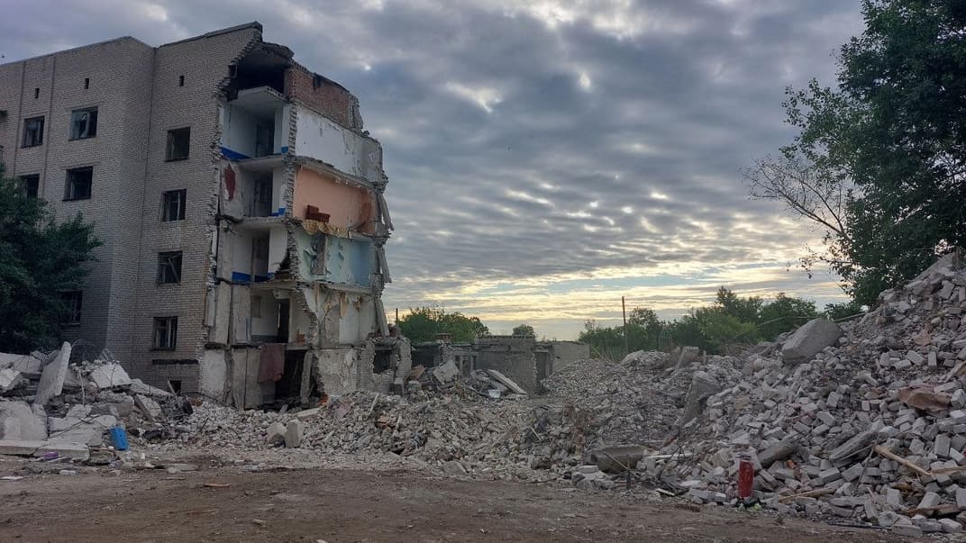 Рятувальники завершили роботи з розбору завалів зруйнованої багатоповерхівки, 14 липня 2022 року