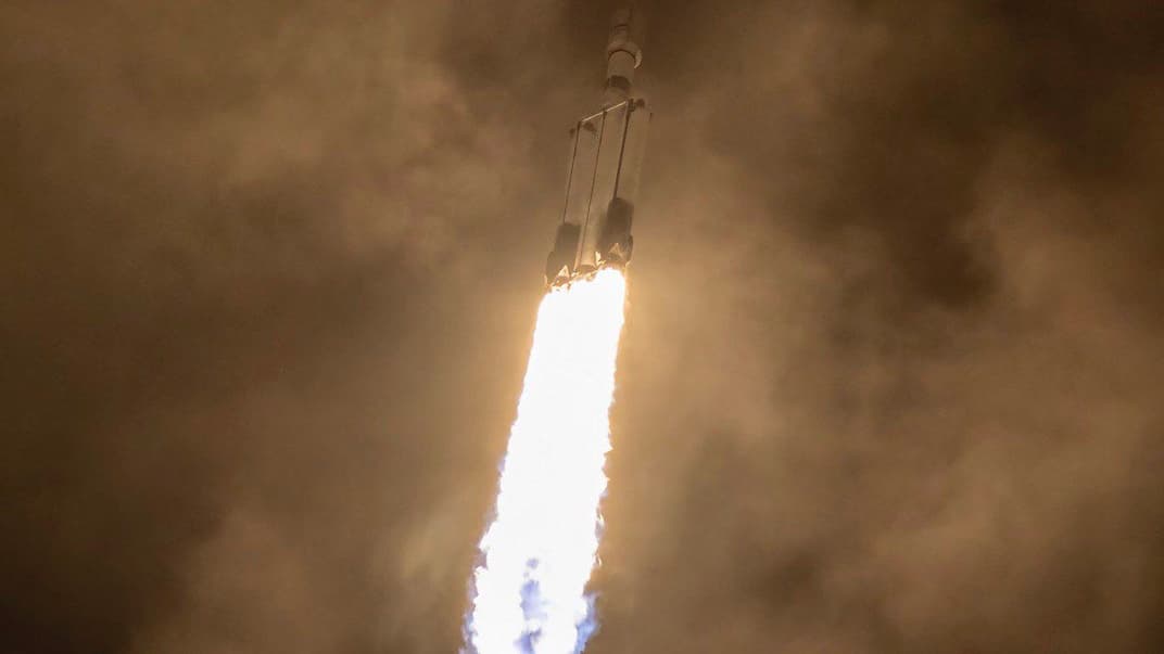 Запуск ракеты Falcon Heavy со спутником Jupiter 3