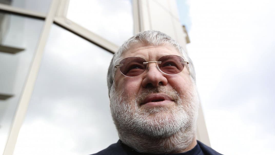 Бизнесмен Игорь Коломойский перед началом конгресса ФФУ в Киеве, 6 марта 2015 года