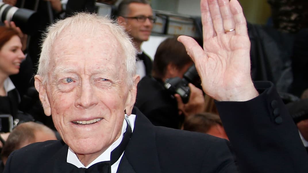 Шведский актер Макс фон Сюдов во время 69-го ежегодного кинофестиваля в Каннах, 14 мая 2016 года