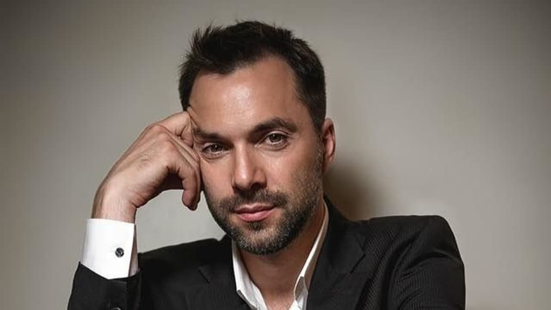 В українській делегації ТКГ у Мінську з’явився речник. Ним став військовий оглядач і актор Олексій Арестович