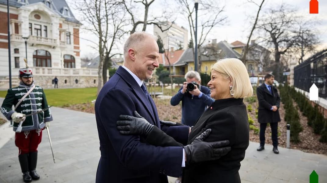 Министр обороны Венгрии Кристоф Салай-Бобровницкий и министр обороны Австрии Клаудия Теннер, Будапешт, 30 января 2023 года