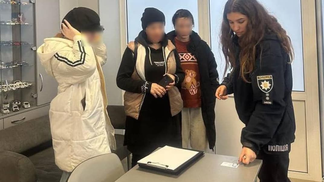 На Черкащині дівчина намагалася скласти іспит з ПДР замість сестри-близнючки