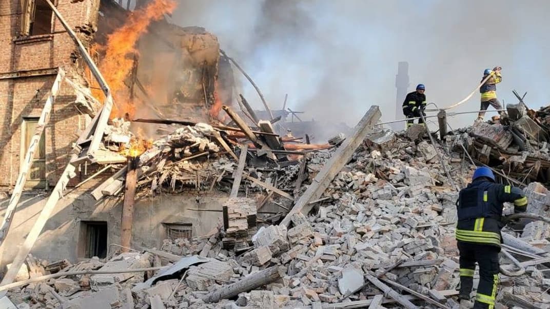 российские войска сбросили авиабомбу на школу в Белогоровке