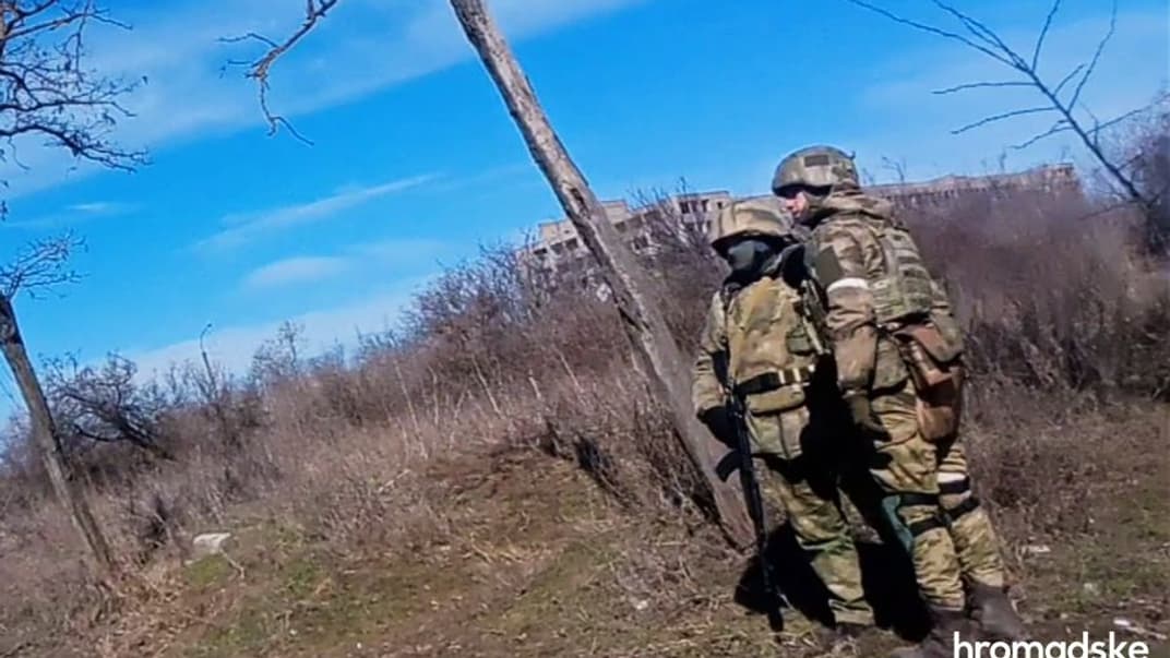 Российские военные во временно окупаемом Бердянске