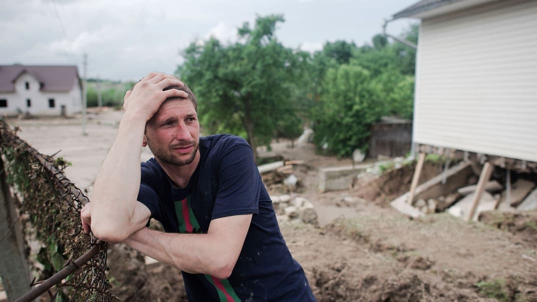 Місцевий житель Ланчина Михайло Голінея залишився без будинку, після паводків У нього змило частину фундаменту, Івано-Франківська область, 25 червня 2020 року