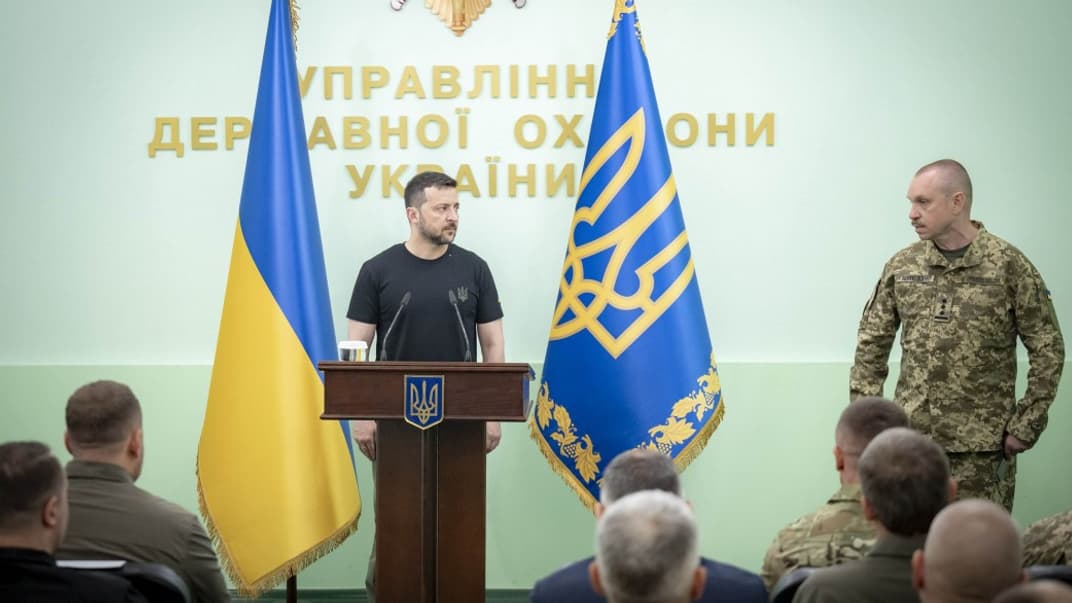 Президент Володимир Зеленський представив співробітникам Управління державної охорони нового очільника відомства Олексія Морозова