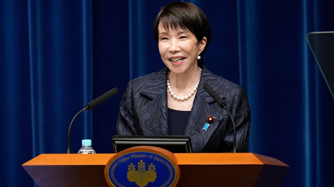 Прем’єр-міністерка Японії Санае Такаїчі на пресконференції  21 жовтня 2025 року