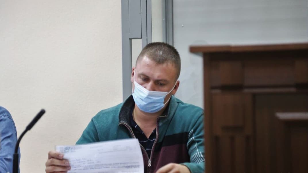 Подозреваемый заместитель командира воинской части А4104 Александр Вовк в Печерском суде Киева, 27 августа 2021 года