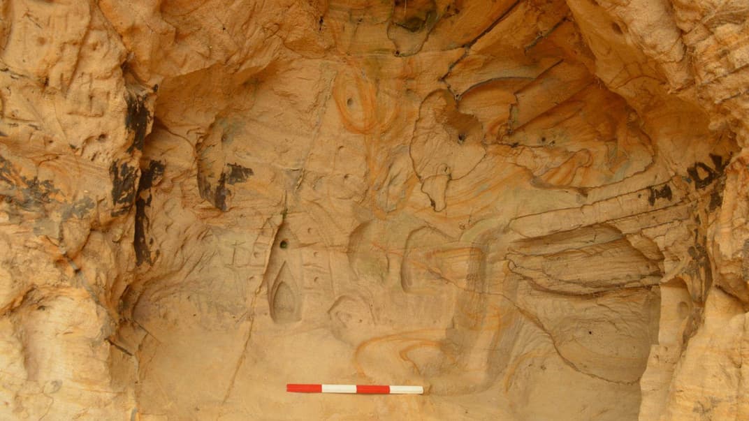 Фото печери, яку знайшли залізничники під час робіт неподалік Ґілдфорда, що в англійському графстві Суррей. За оцінками археологів, вона була створена в XIV столітті