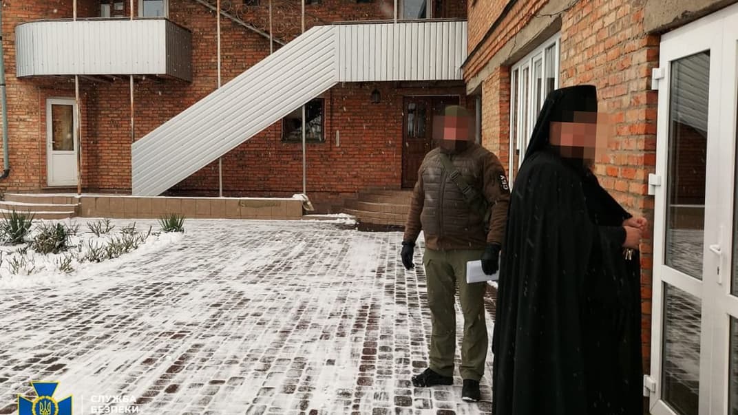 Правоохранители продолжают обыски на объектах УПЦ МП