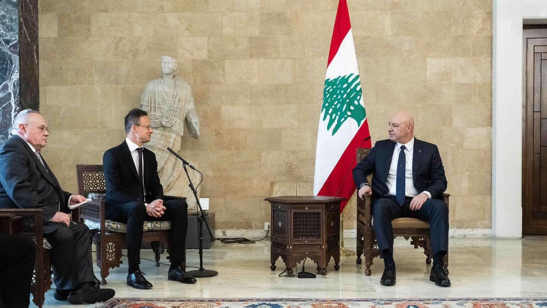 Міністр закордонних справ Угорщини Петер Сіярто на зустрі із президентом Лівану Джозефом Ауном