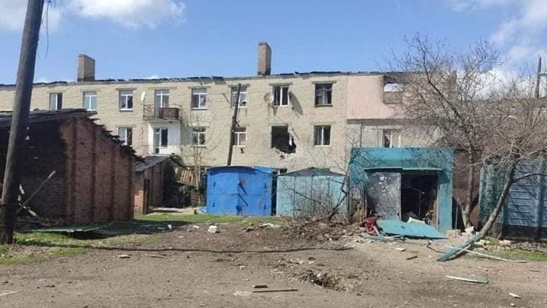 Поврежденный дом в Луганской области