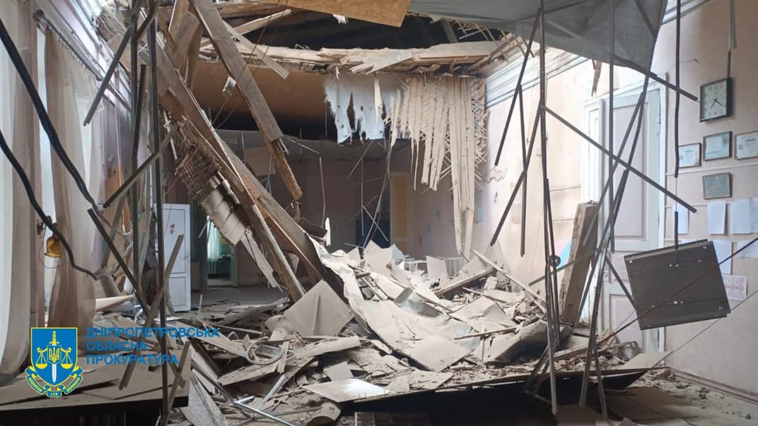 Последствия российских обстрелов по Никополю, 17 апреля 2024 года