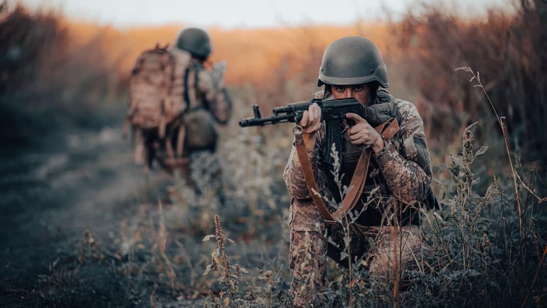 Жорсткі бої в районі Кліщіївки та 15 атак росіян у районі Мар’їнки: Генштаб розповів про ситуацію на фронті