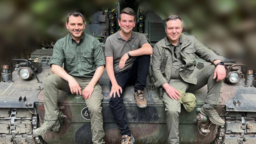 Голова Комітету з оборони Бундестагу Маркус Фабер (у центрі)