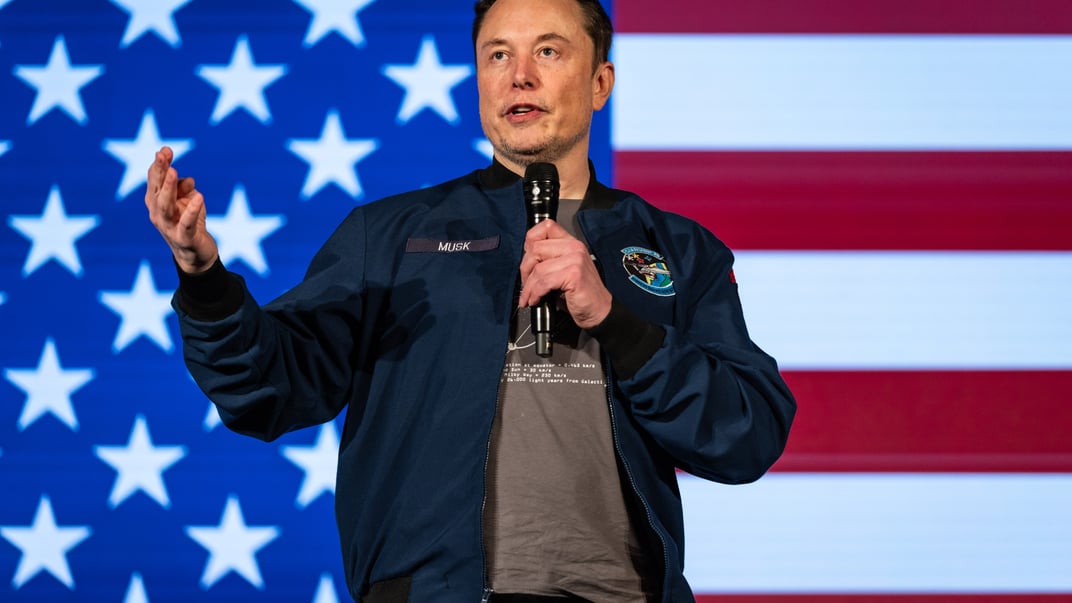Засновник SpaceX і Tesla Ілон Маск виступає під час ратуші America PAC 26 жовтня 2024 року в Ланкастері, штат Пенсильванія